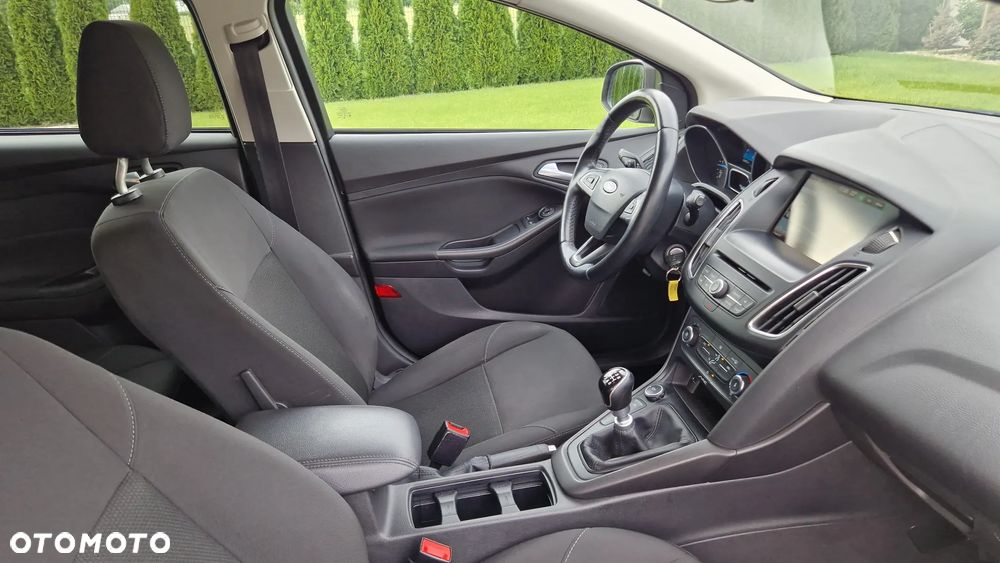 Ford Focus Turnier 1.6 TDCi DPF Titanium - 16