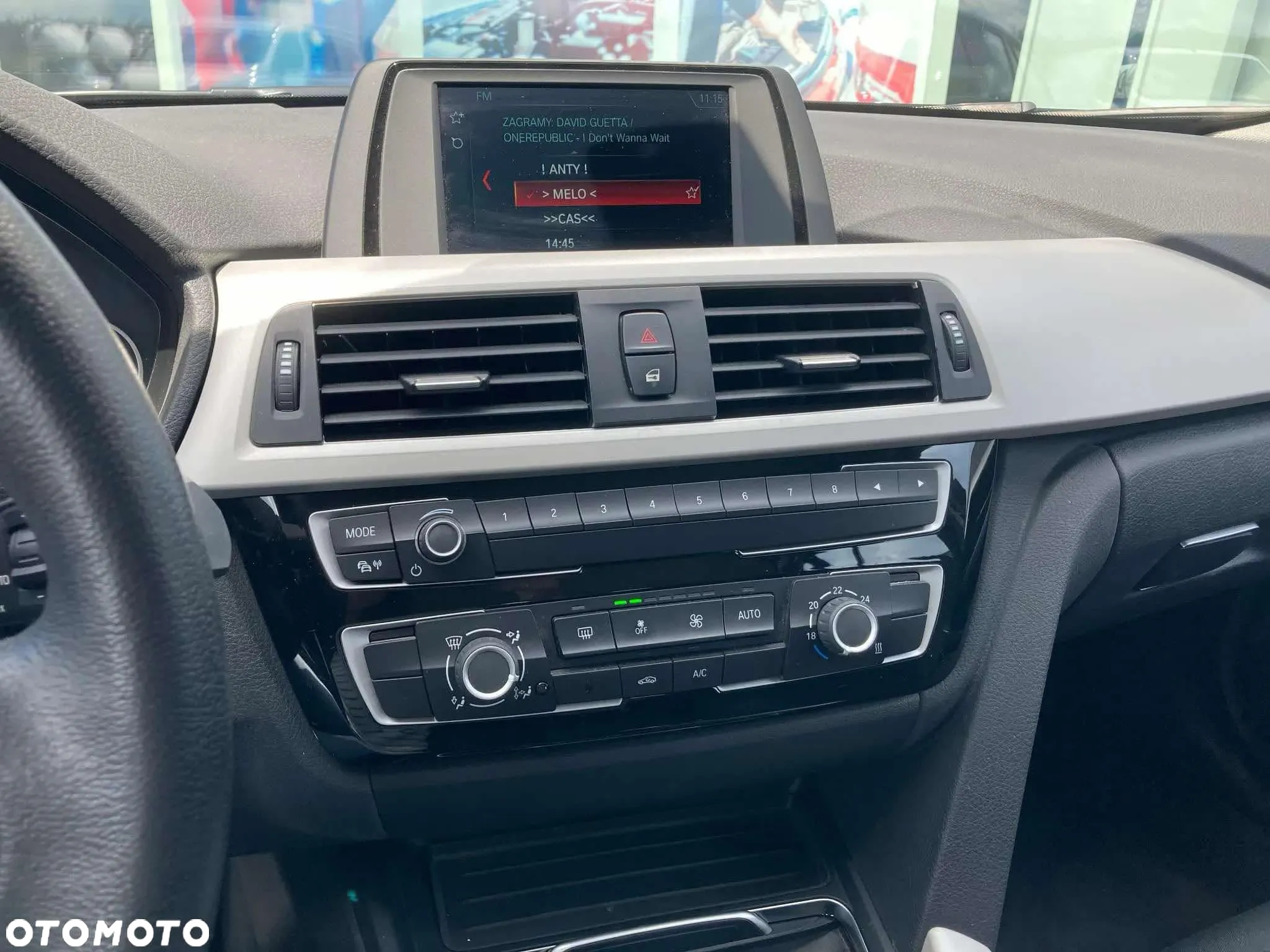 BMW Seria 3 318i Touring - 8