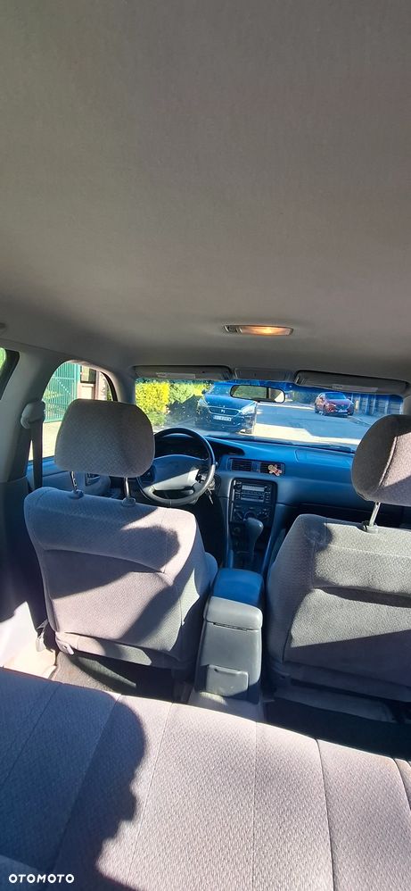 Toyota Camry - 32
