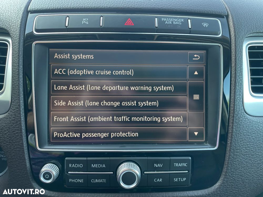 Volkswagen Touareg 3.0 V6 TDI BMT - 25
