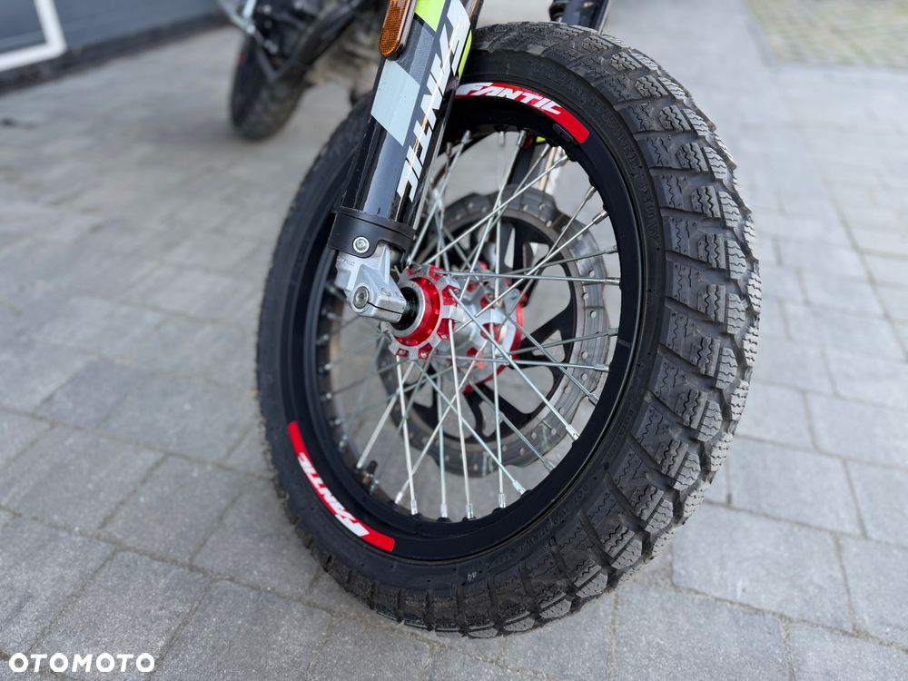 Honda CB - 4