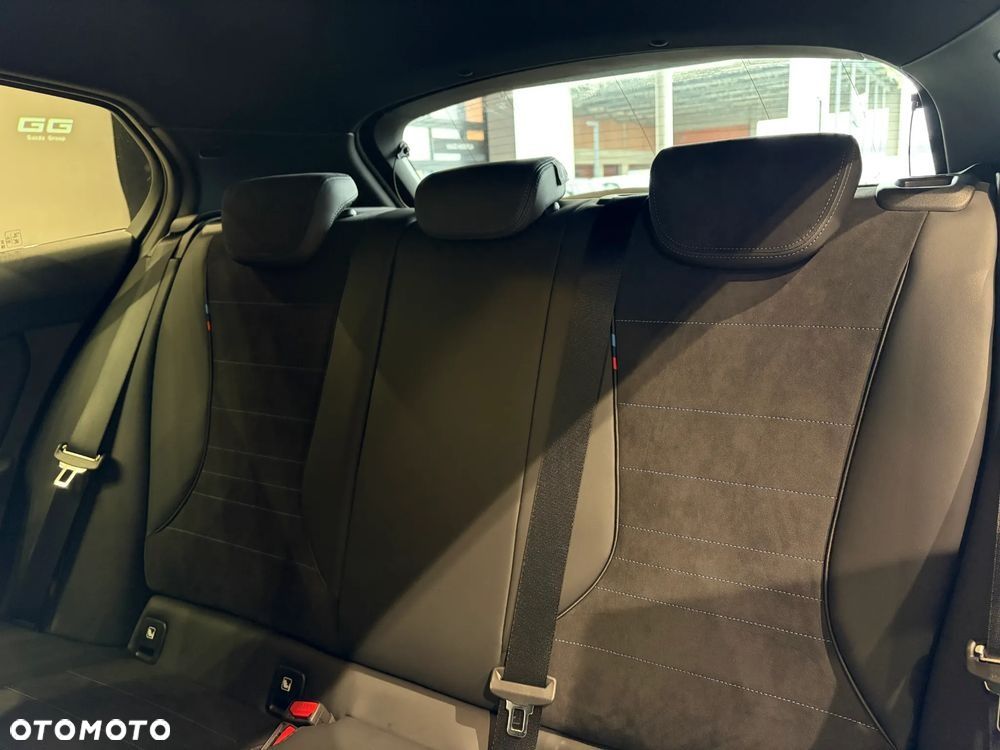 BMW Seria 1 120 mHEV - 18