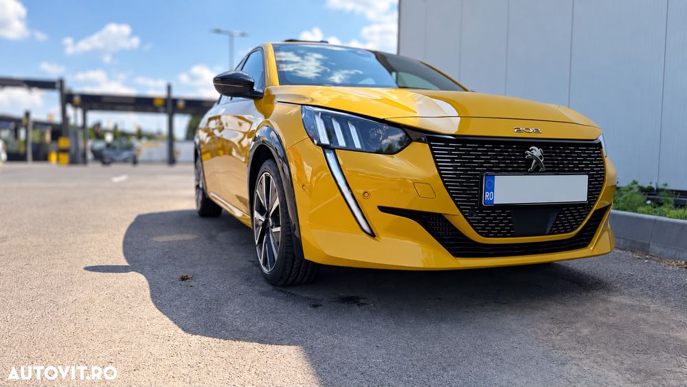 Peugeot 208 1.2 L PureTech STT EAT8 GT Line - 1