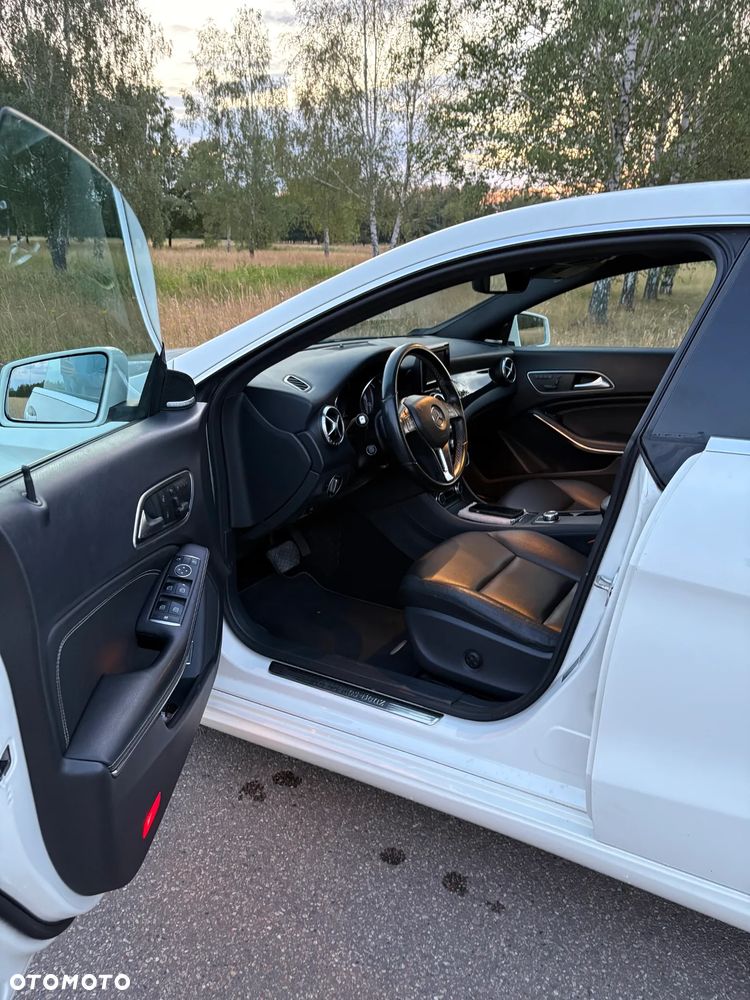 Mercedes-Benz CLA 250 7G-DCT - 14