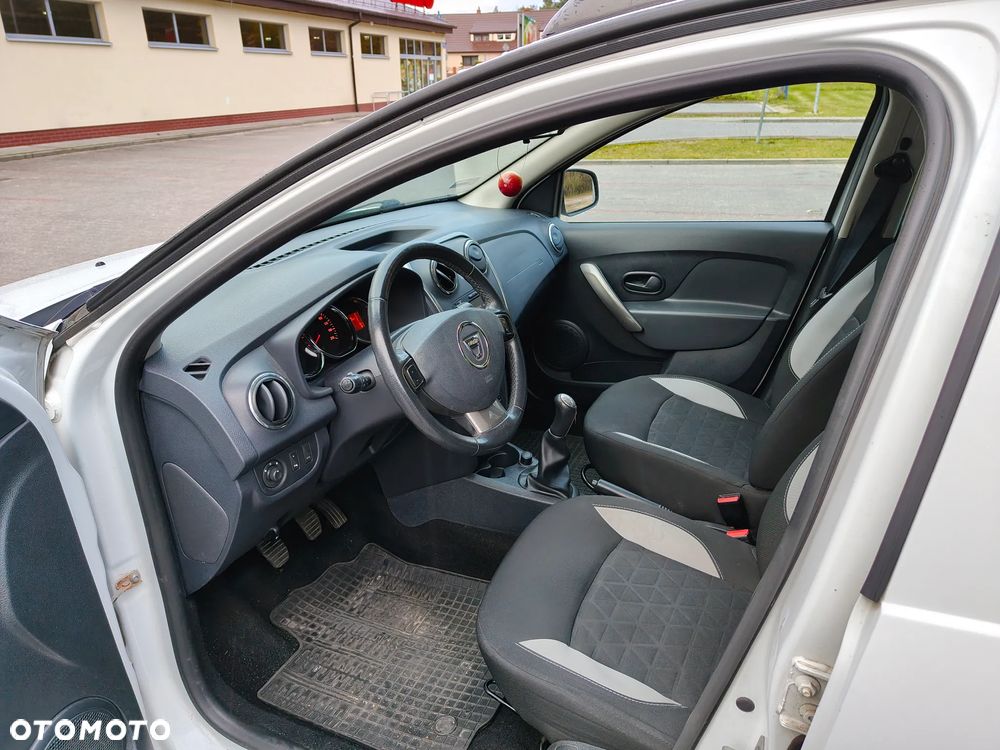 Dacia Sandero - 6