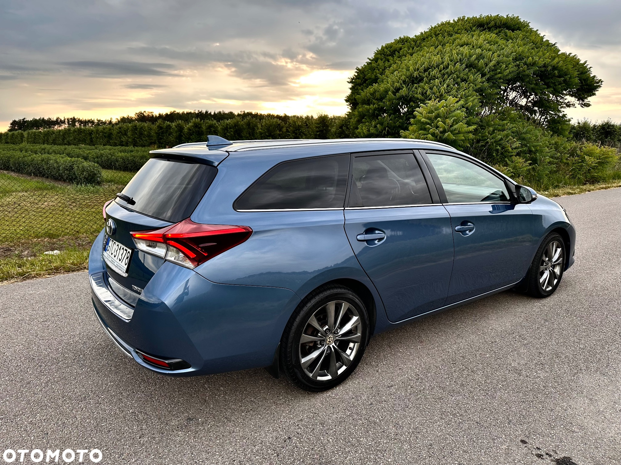 Toyota Auris 1.6 D-4D Premium - 8