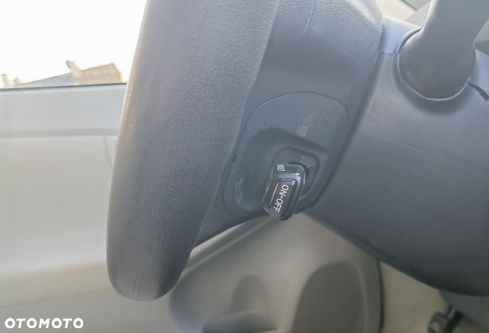 Toyota Prius (Hybrid) Comfort - 11