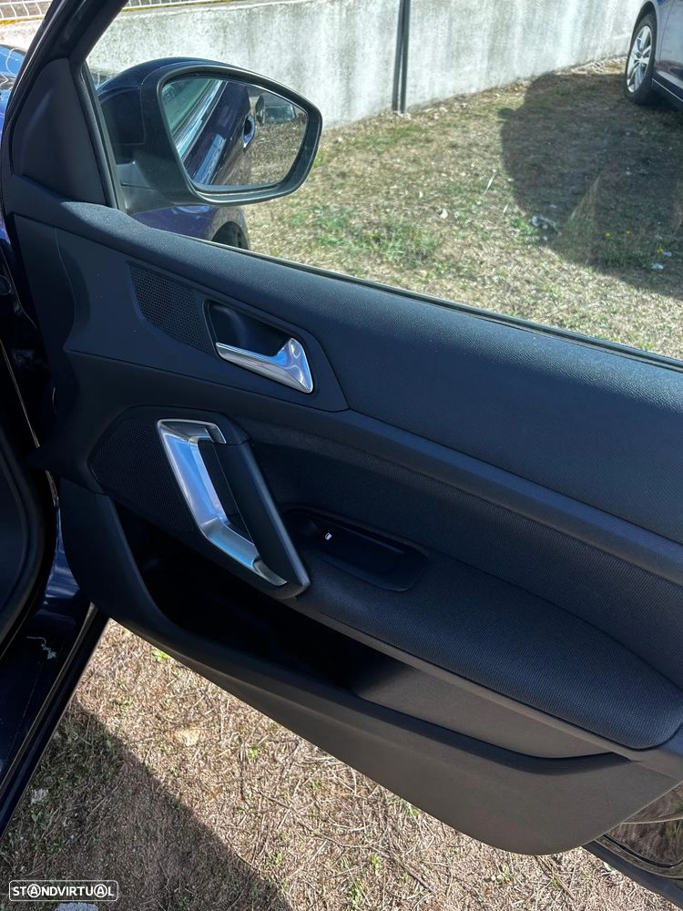 Peugeot 308 - 13