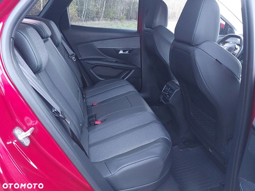 Peugeot 3008 1.6 PureTech HYbrid Allure S&S EAT8 - 24