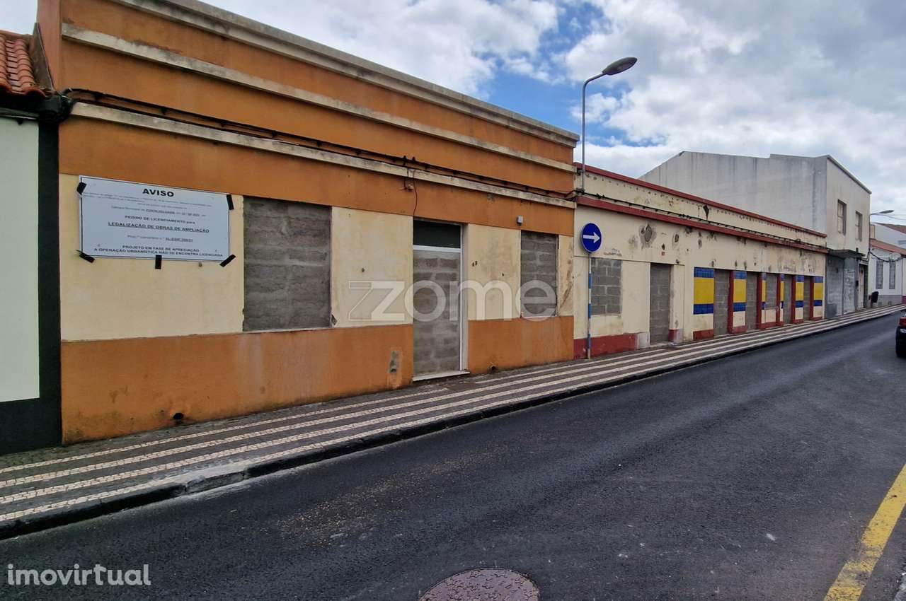 Conjunto 4 prédios urbanos - Grande imagem: 2/28