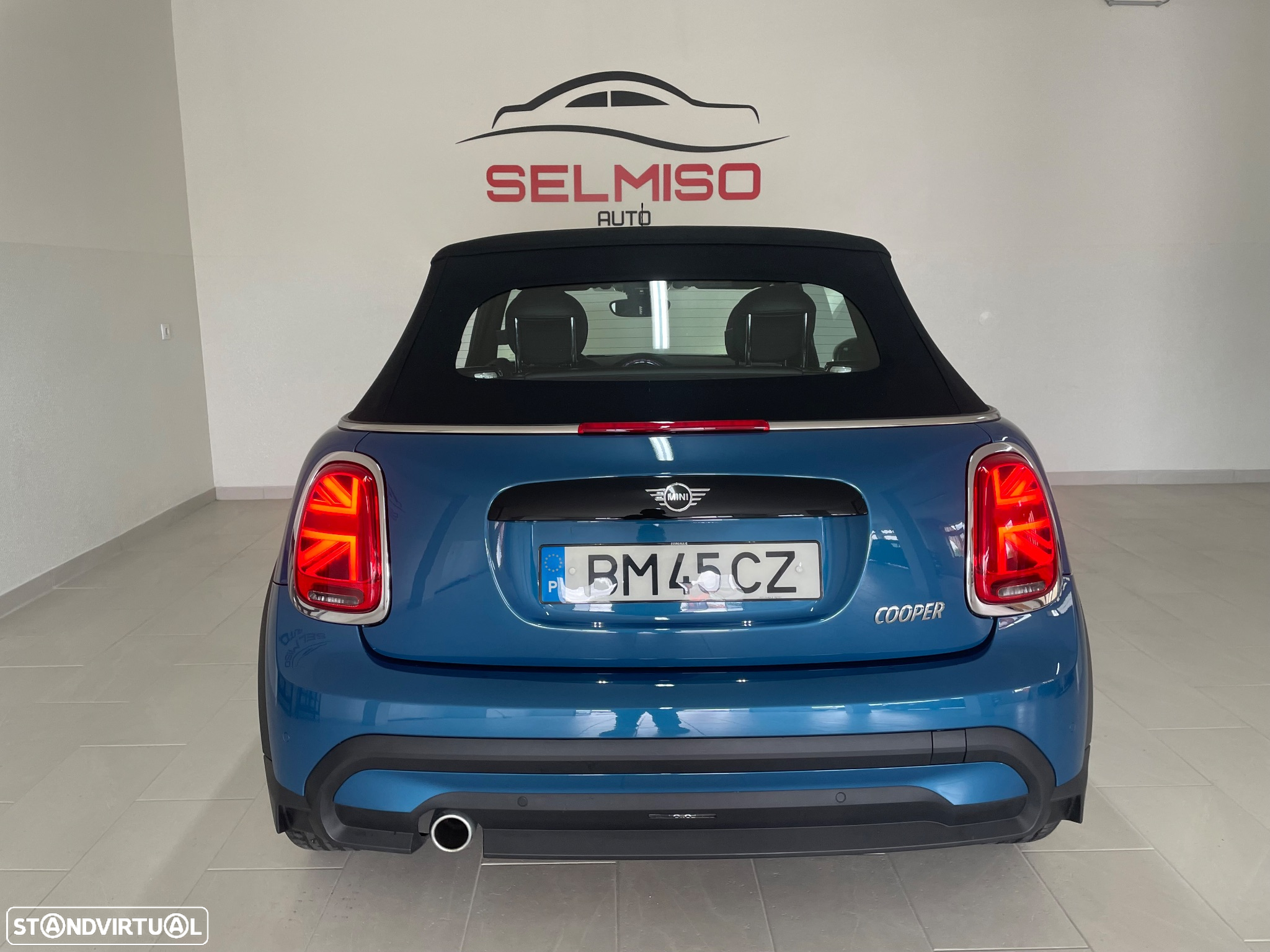 MINI Cabrio Cooper Premium Extra Classic Auto - 4