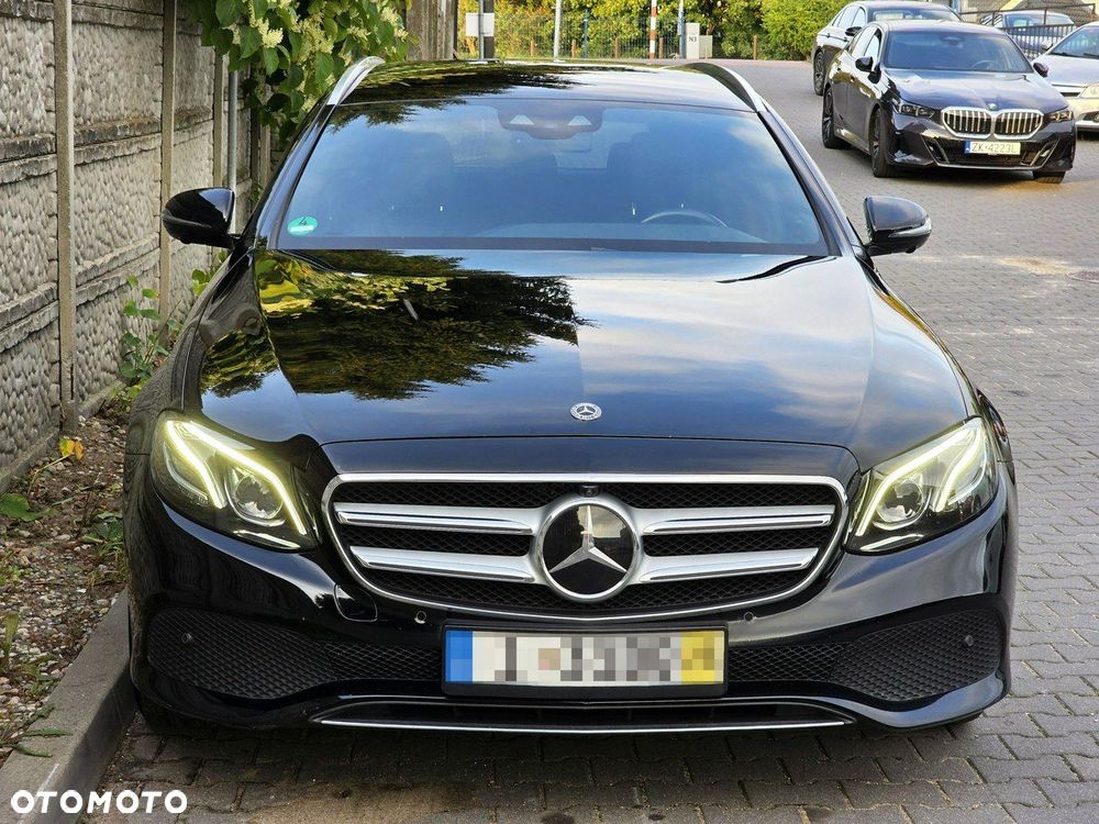Mercedes-Benz Klasa E 220 d T 9G-TRONIC Avantgarde - 2