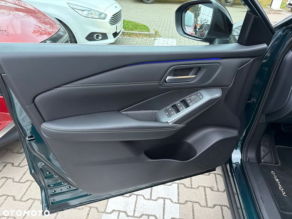 Nissan Qashqai 1.3 DIG-T mHEV N-Connecta Xtronic - 24