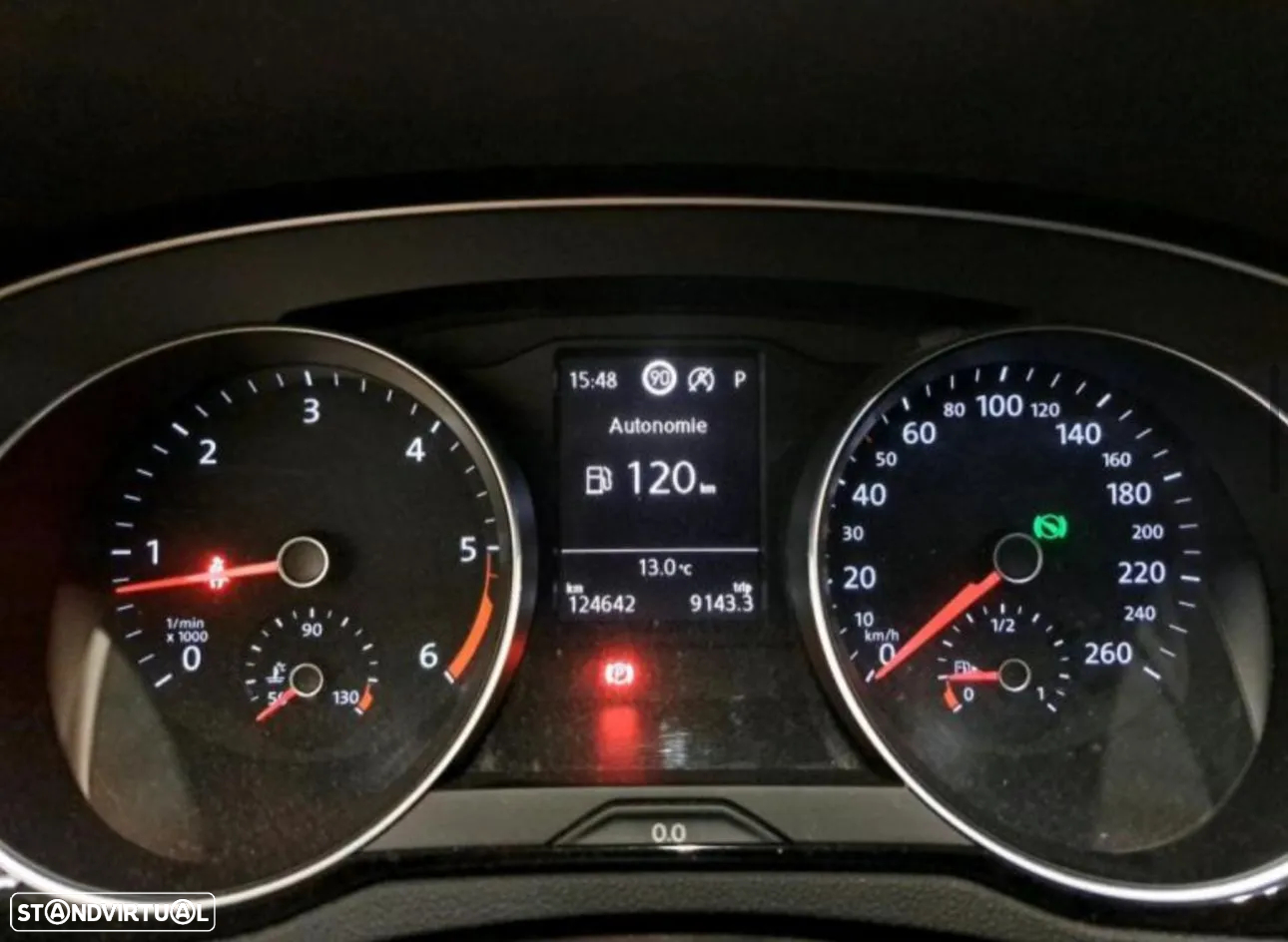 VW Passat Variant 1.6 TDI SCR DSG - 5