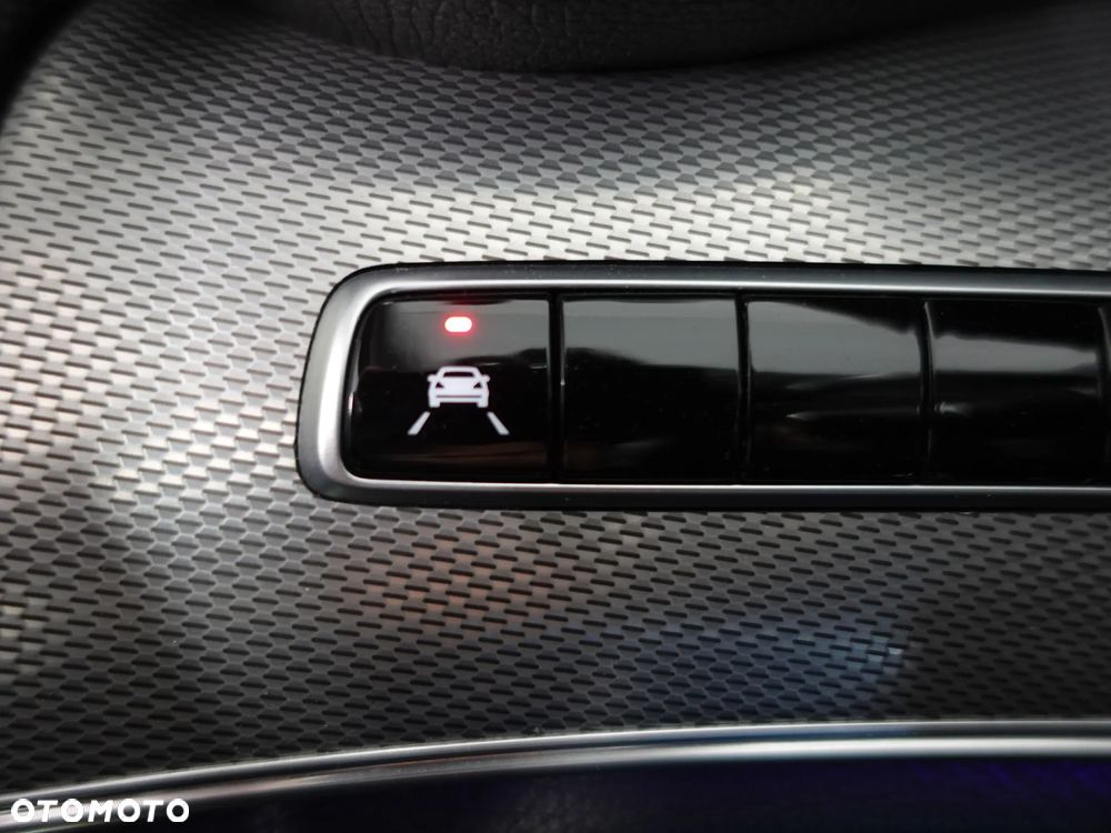 Mercedes-Benz Klasa E 220 d 9G-TRONIC - 35