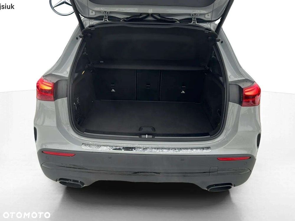 Mercedes-Benz GLA - 8