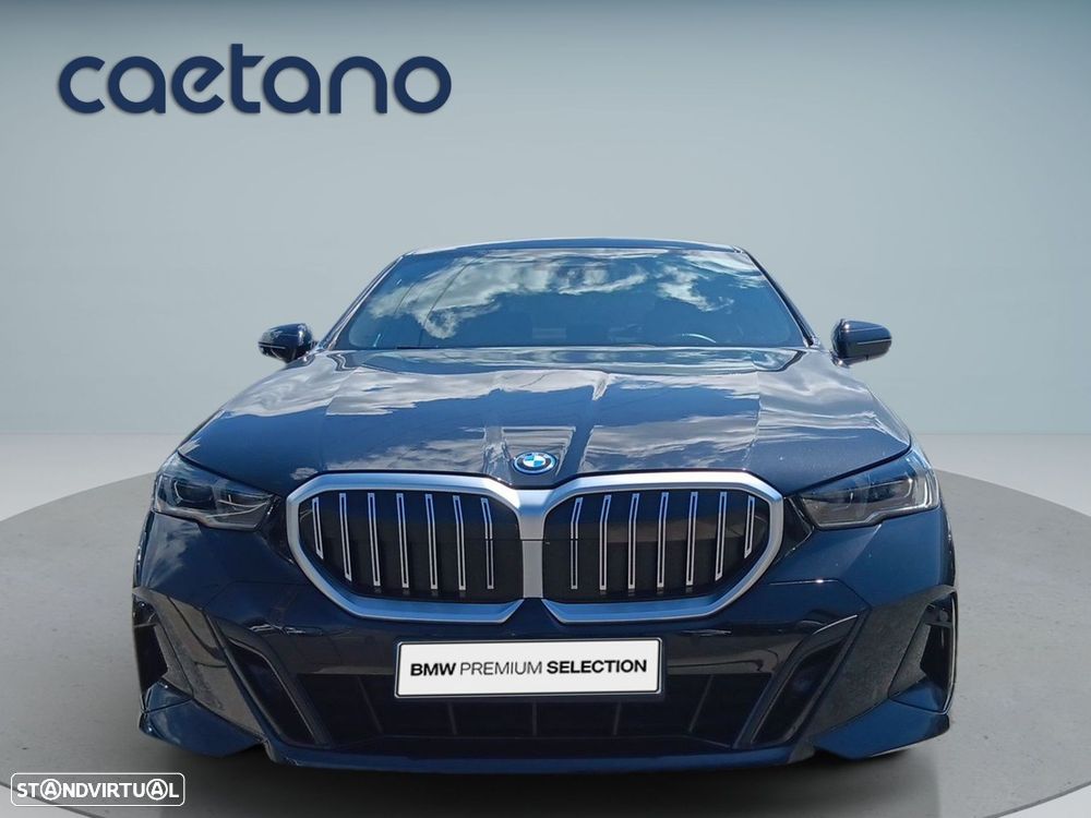 BMW 530 e Pack Desportivo M - 2