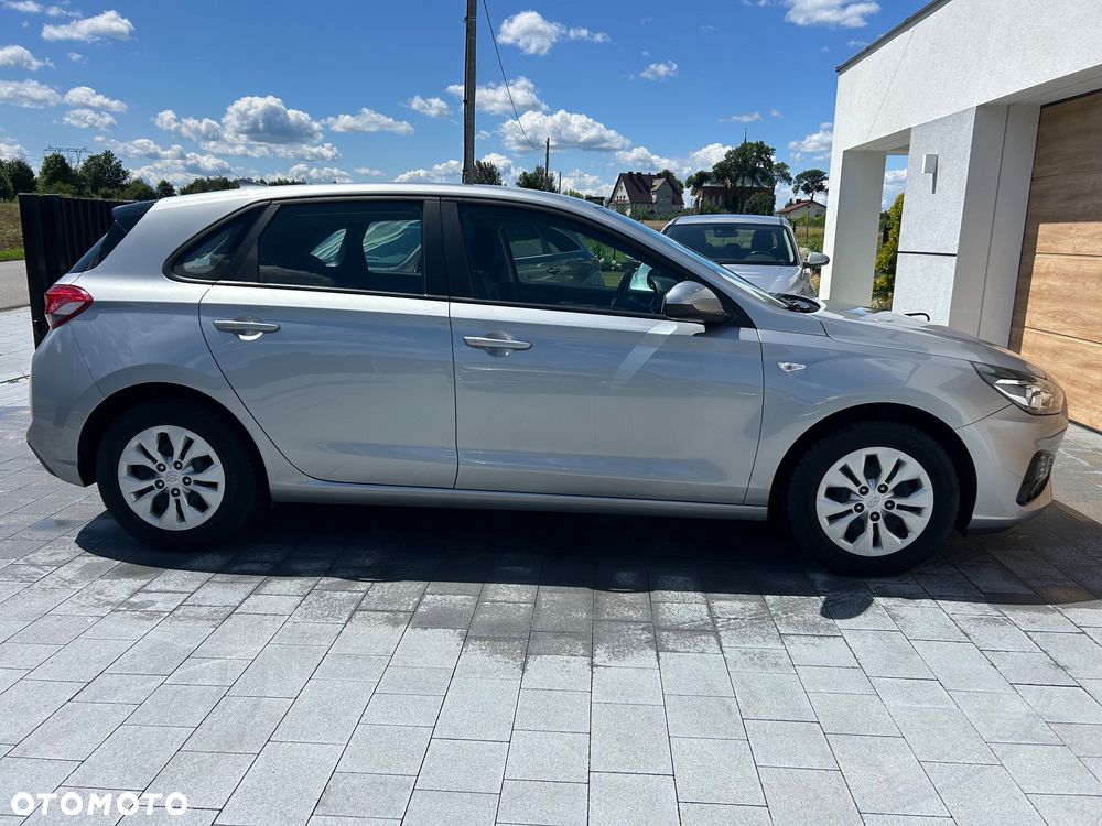 Hyundai i30 1.5 DPI Classic + - 5