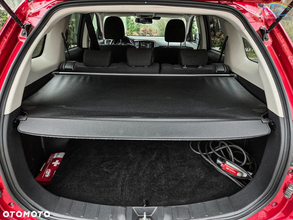 Mitsubishi Outlander 2.4 4WD Plug-In Hybrid Plus - 12