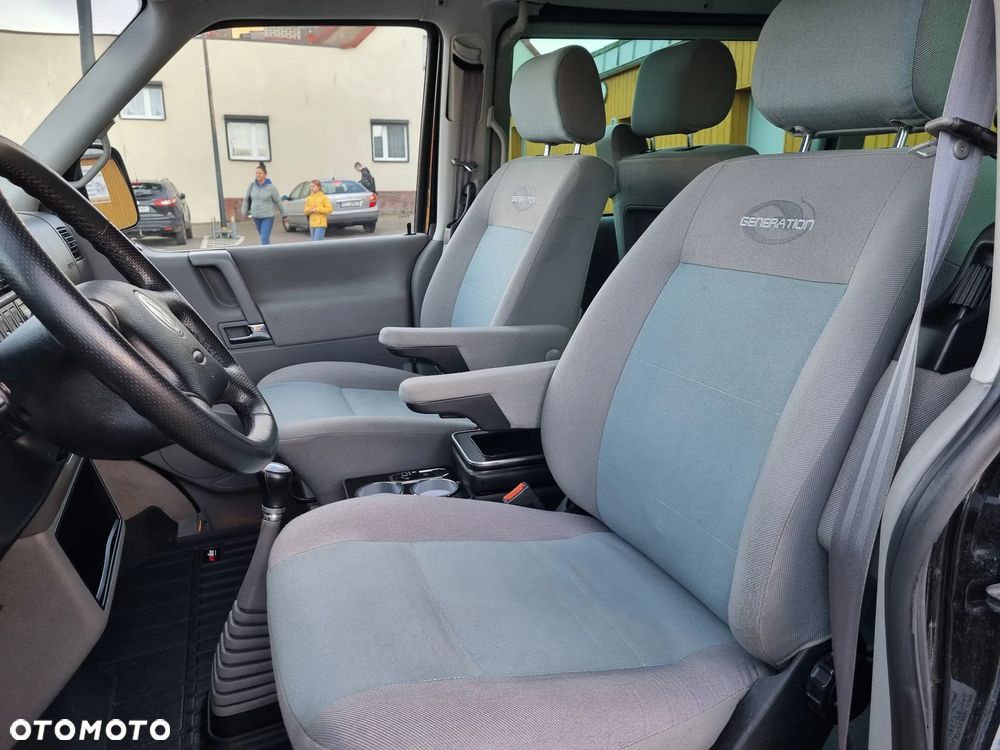 Volkswagen Multivan - 11