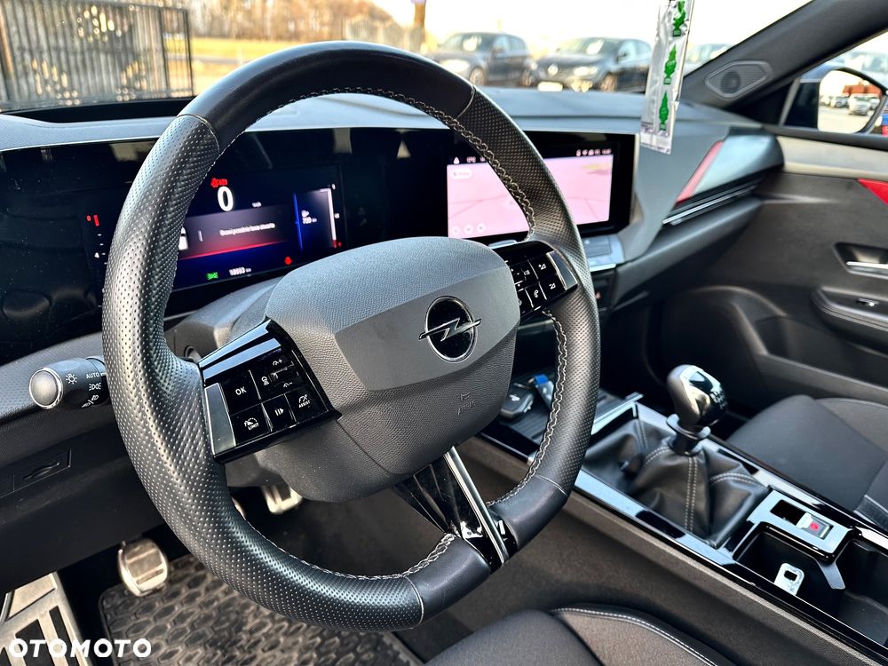 Opel Astra 1.2 Turbo GS - 14