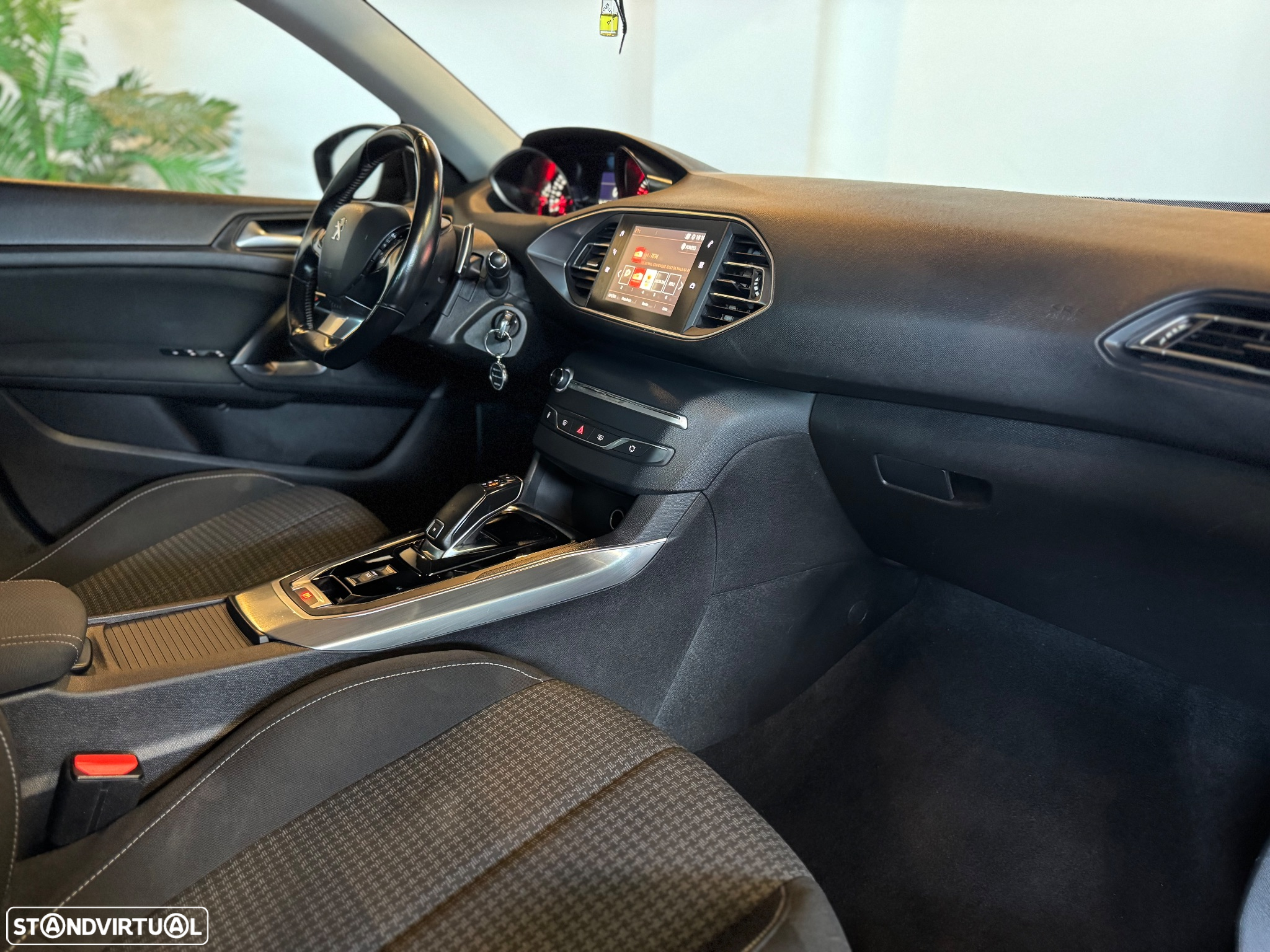 Peugeot 308 BlueHDi 130 EAT8 Style - 26