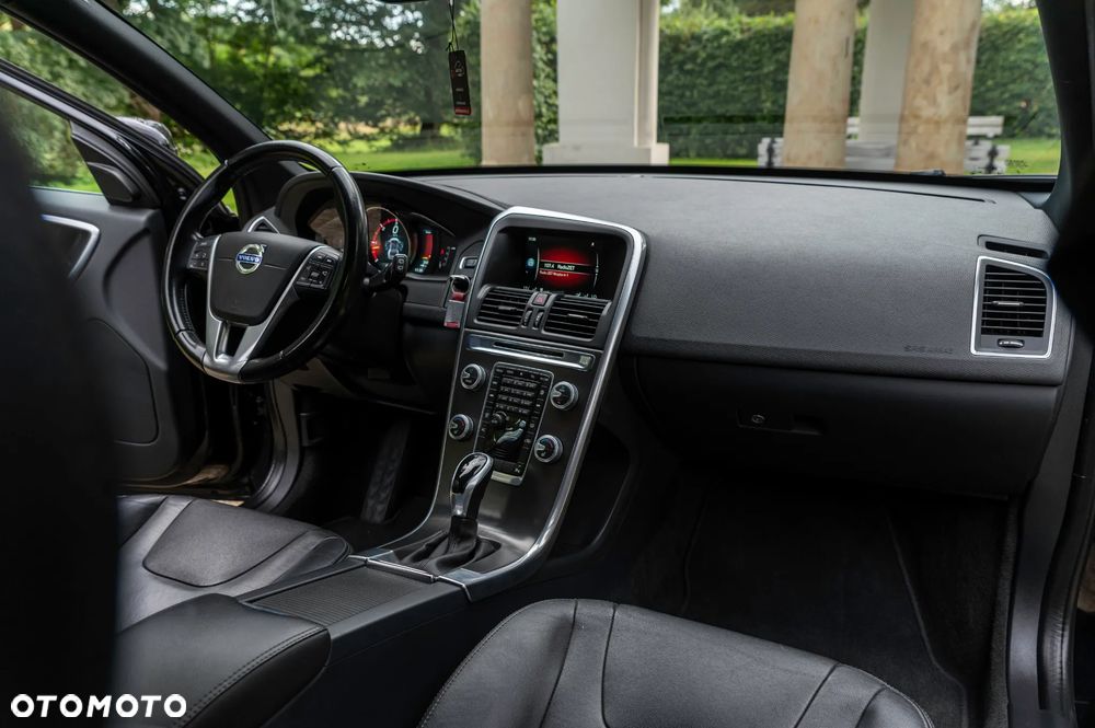 Volvo XC 60 D3 Geartronic Summum - 26