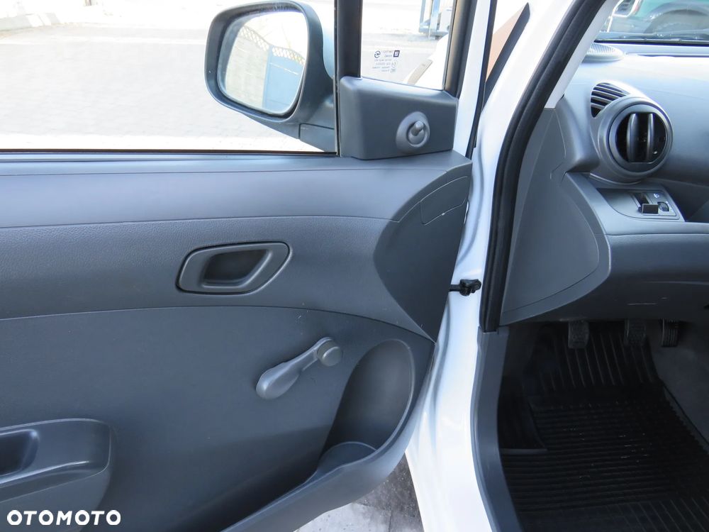 Chevrolet Spark 1.0 + - 25