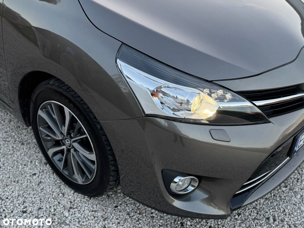 Toyota Verso 1.8 Prestige 7os EU6 - 11