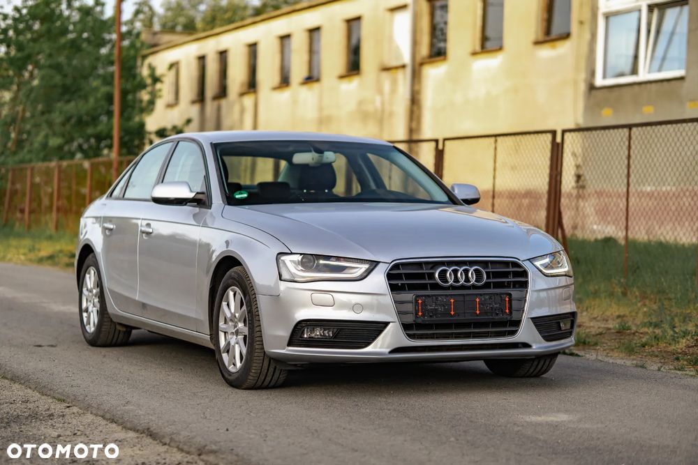 Audi A4 Limousine - 9