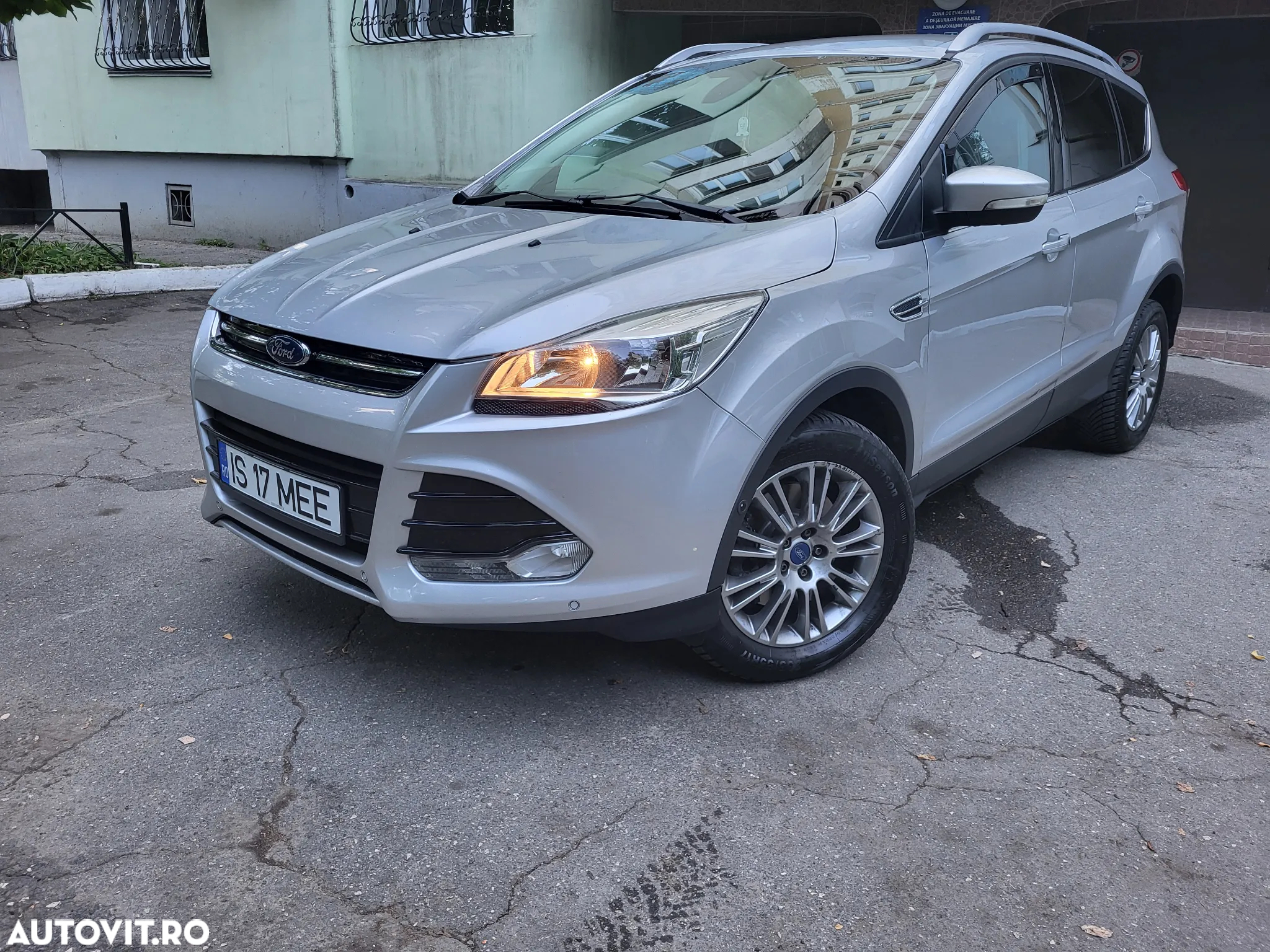 Ford Kuga 2.0 TDCi 4WD Powershift Titanium - 7