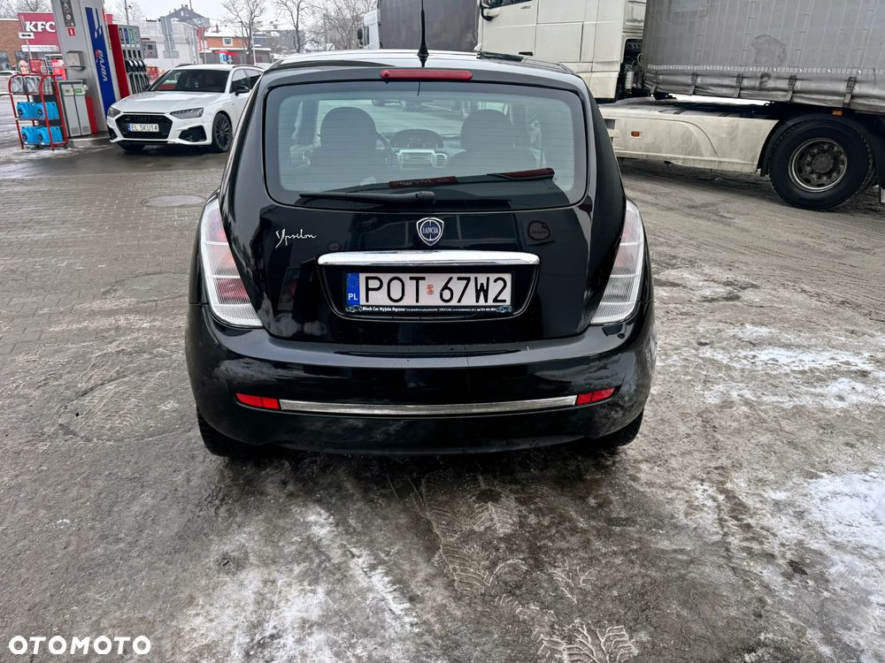 Lancia Ypsilon Y 1.4 8v Oro - 5