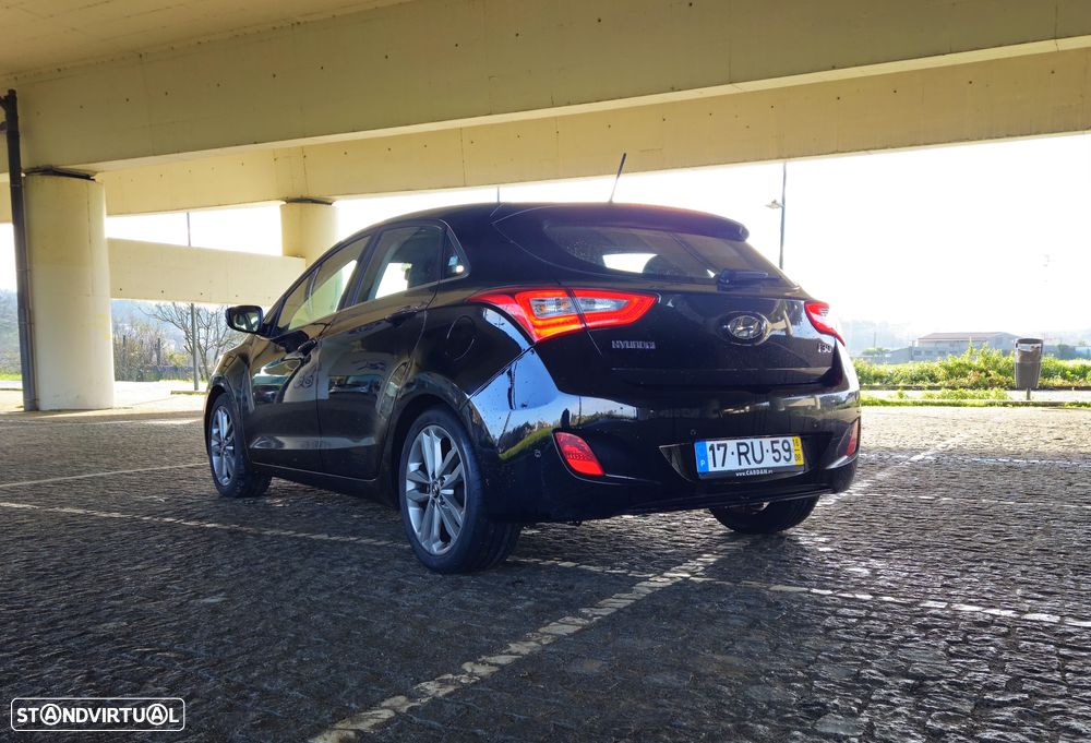 Hyundai i30 1.6 CRDI Blue Style+Navi - 13