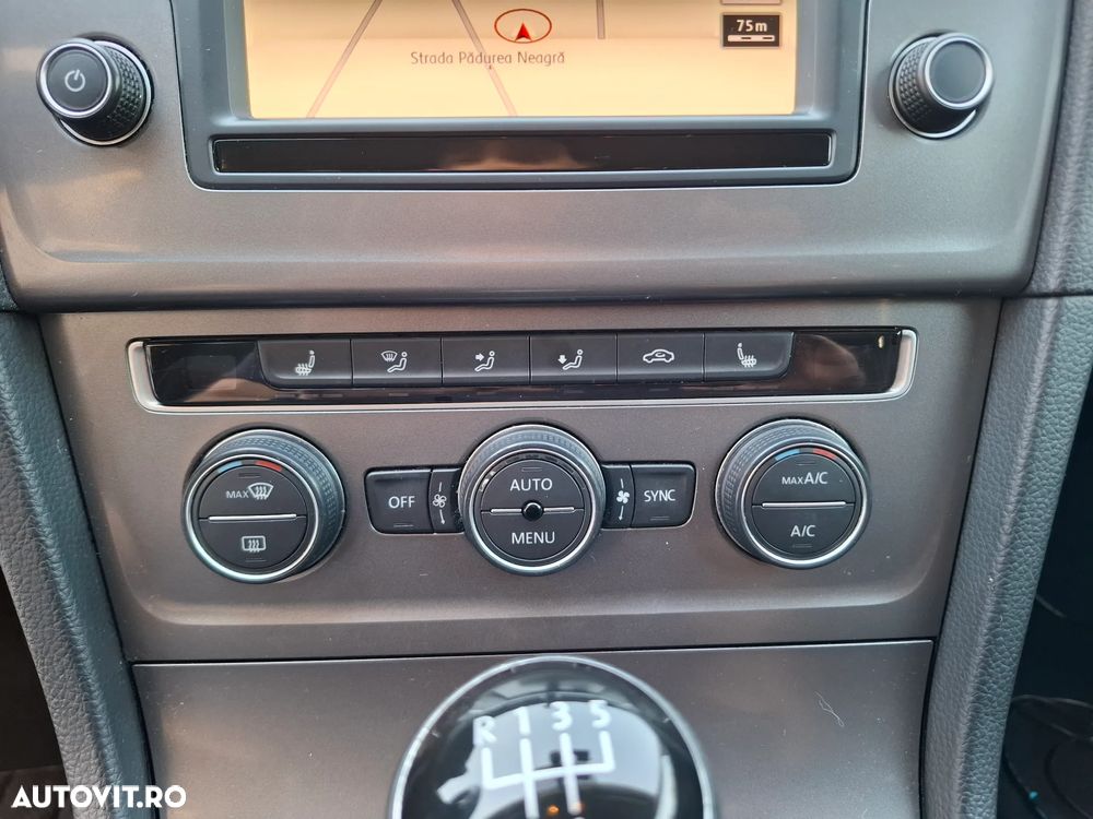 Volkswagen Golf 1.6 TDI DPF BMT Highline - 29