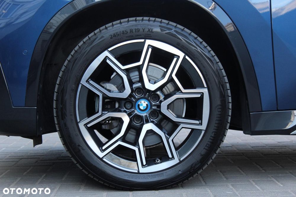 BMW iX1 - 4
