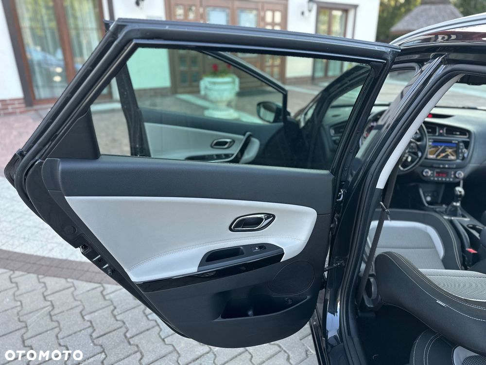 Kia Ceed 1.6 GDI Platinum Edition - 30