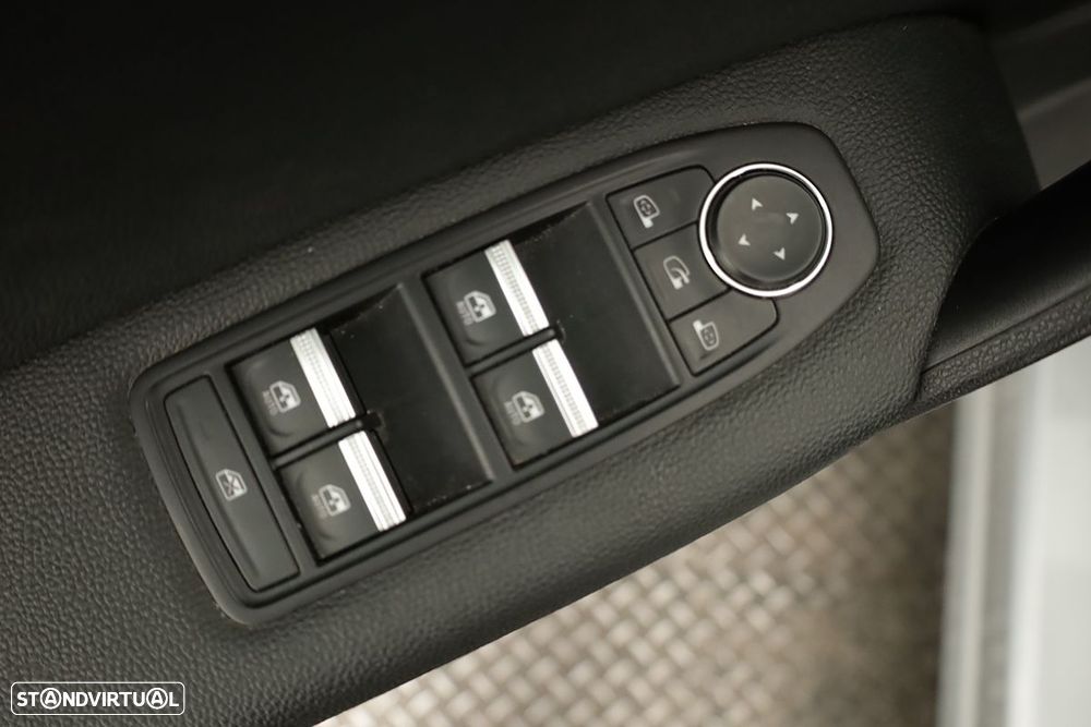 Renault Captur 1.0 TCe Techno Bi-Fuel - 22