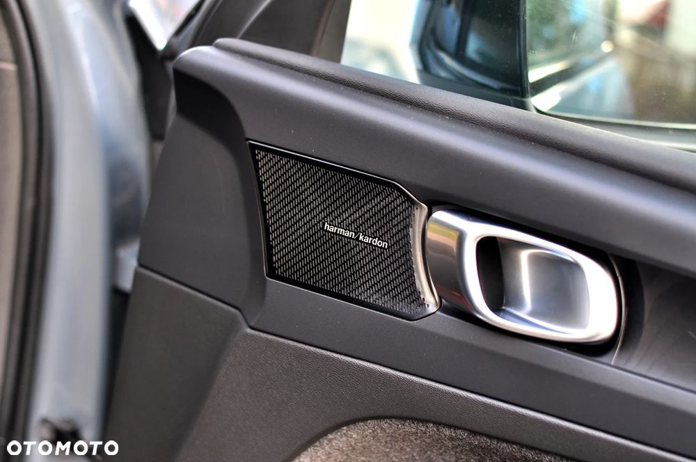 Volvo XC 40 T4 Recharge DKG Ultimate Dark - 24