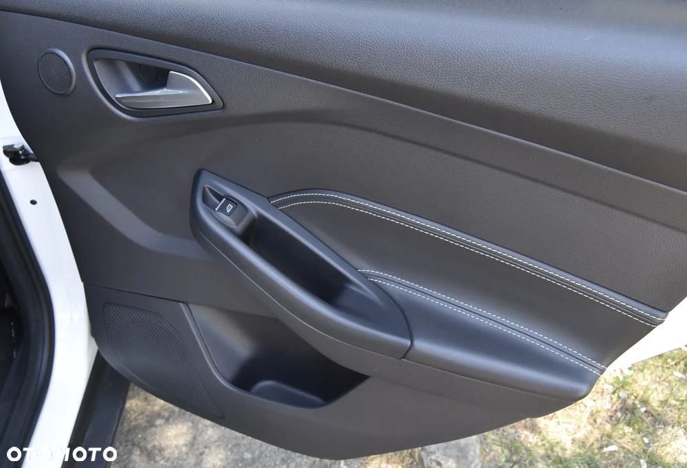 Ford Focus 1.6 EcoBoost Start-Stopp-System Titanium - 22