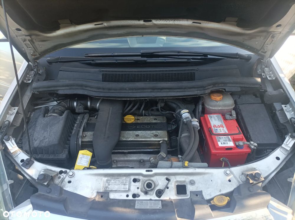 Opel Zafira 2.0 T Sport - 12