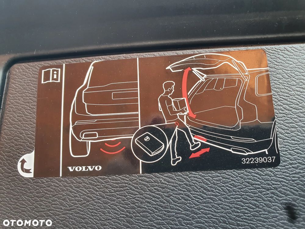 Volvo XC 60 B4 B Geartronic Momentum Pro - 24
