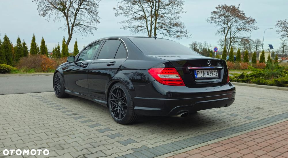 Mercedes-Benz Klasa C 200 CGI BlueEff Avantgarde - 6