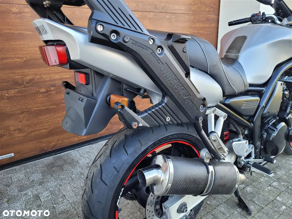Yamaha FZS - 16