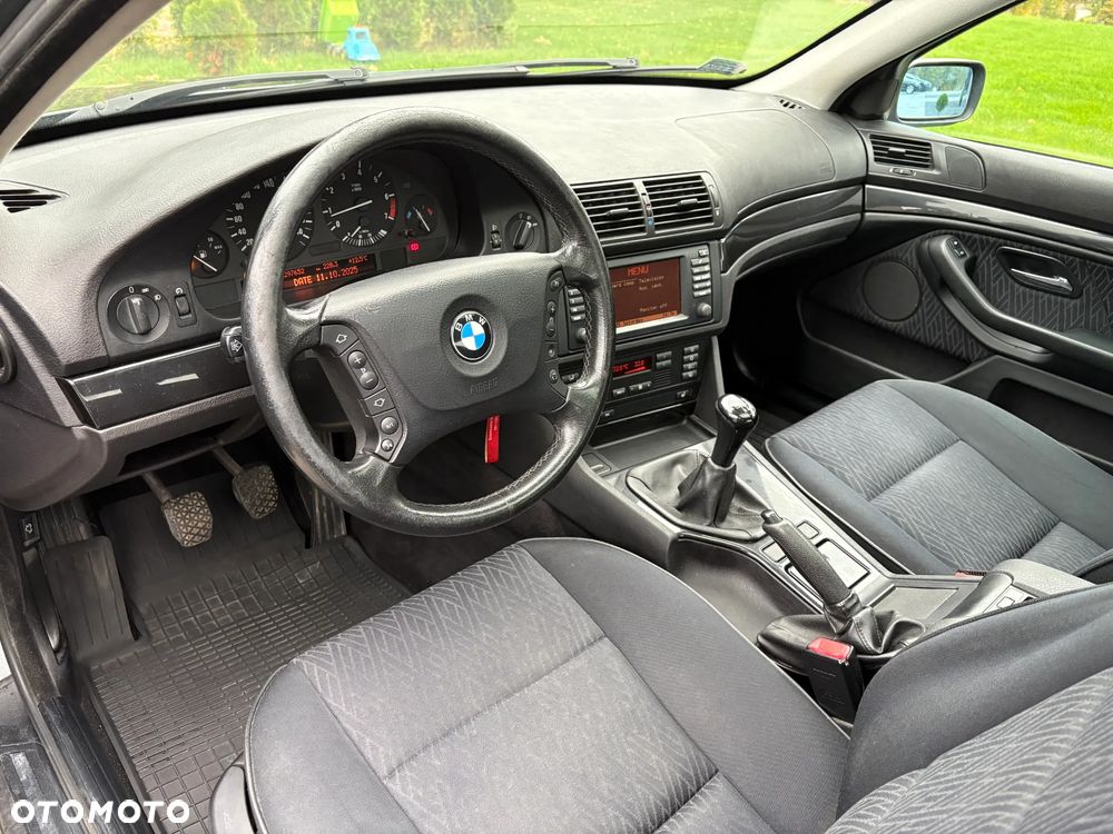 BMW Seria 5 520i - 7