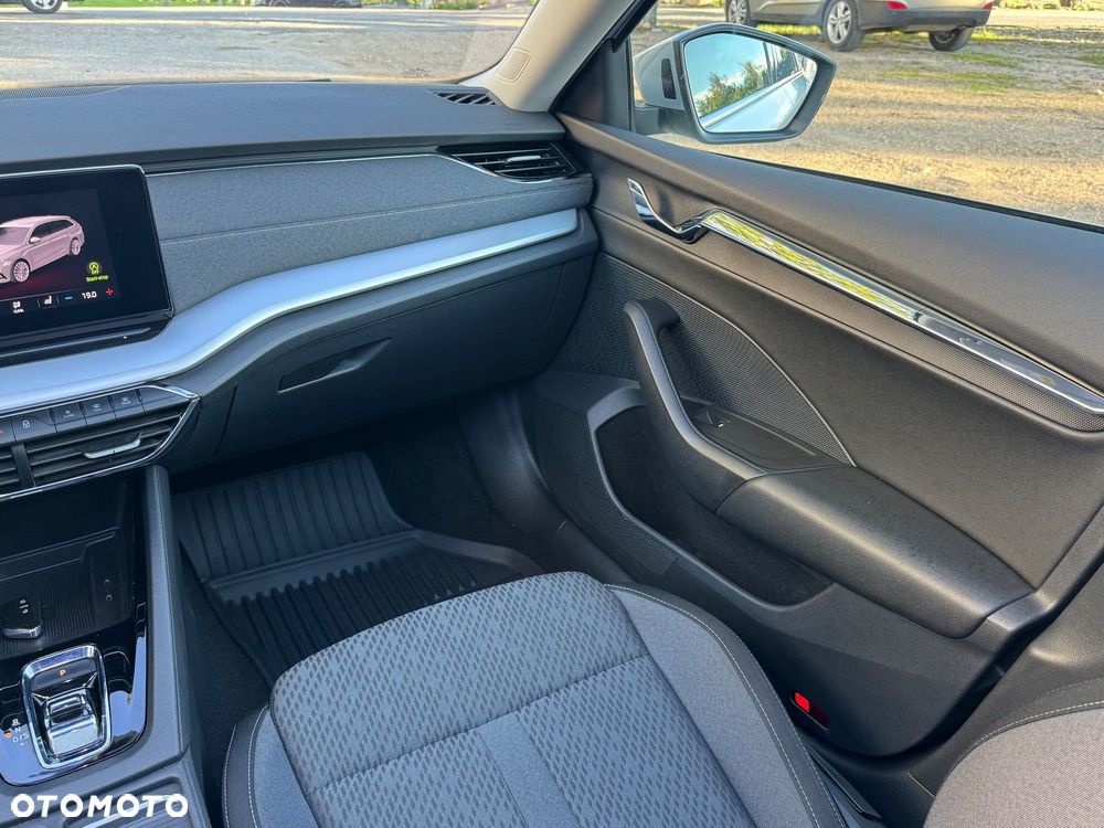 Skoda Octavia 2.0 TDI DSG Selection - 32