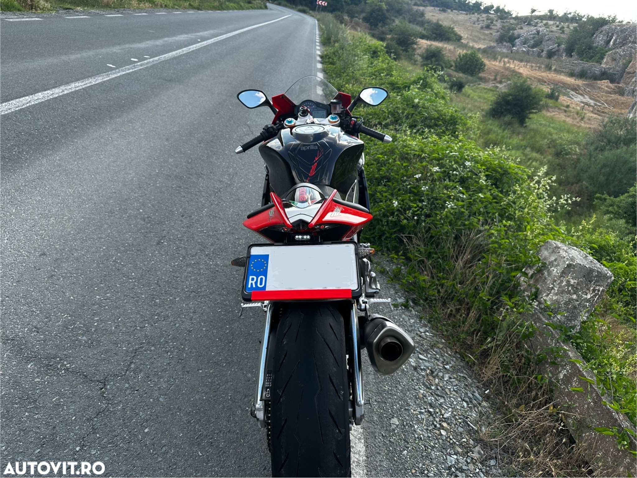 Aprilia RSV 4R - 4