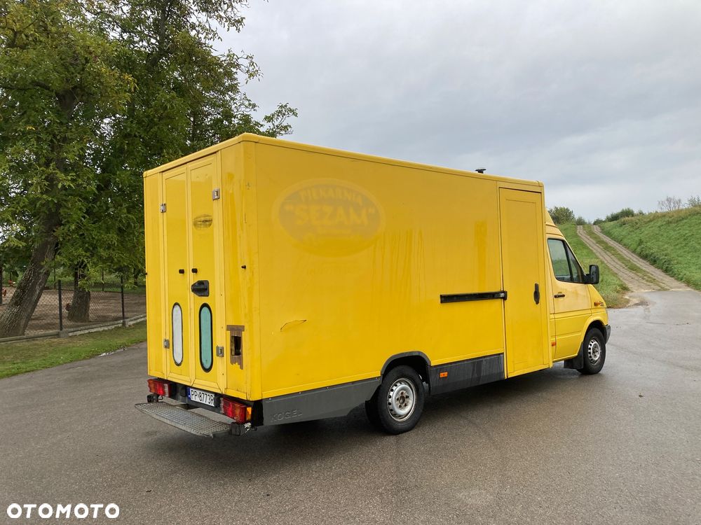 Mercedes-Benz Sprinter - 4
