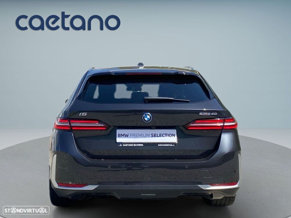 BMW i5 Touring eDrive40 - 23