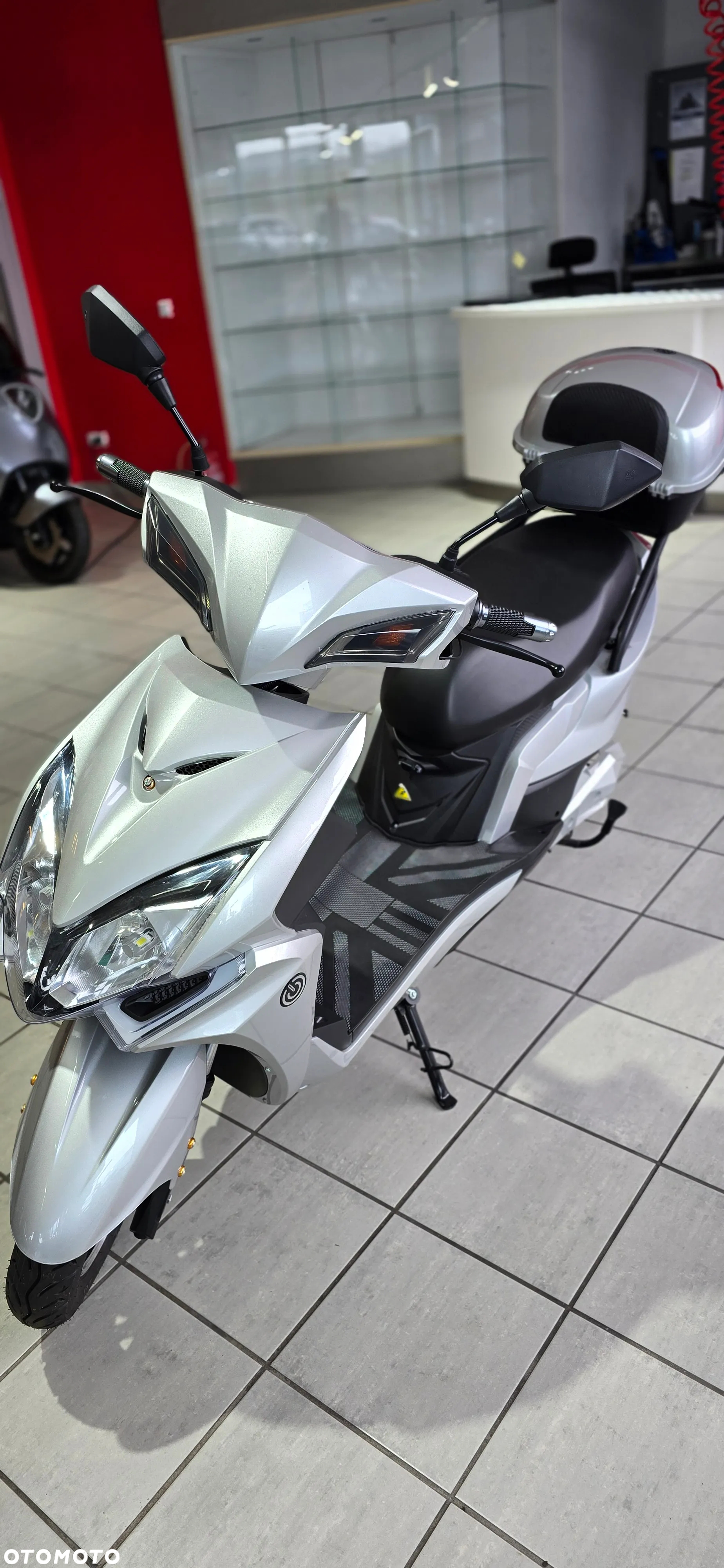 iamelectric MV Racer - 5