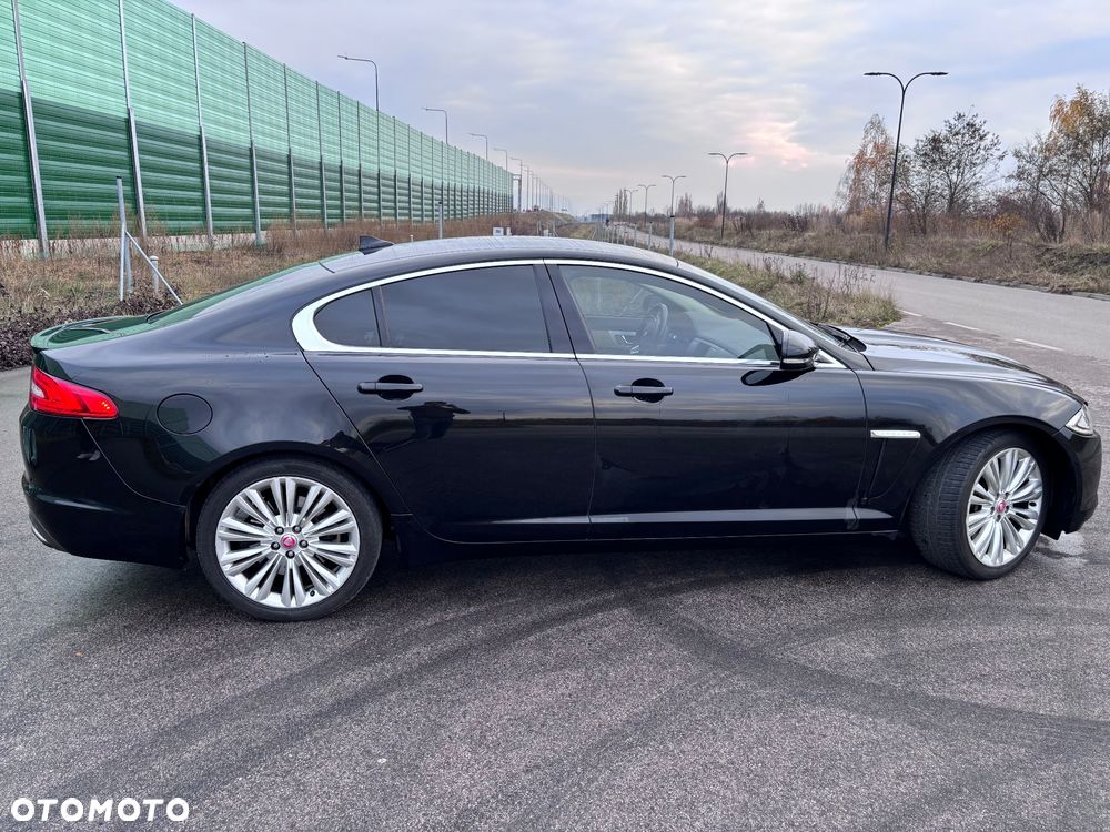 Jaguar XF 3.0 T AWD Premium Luxury - 3